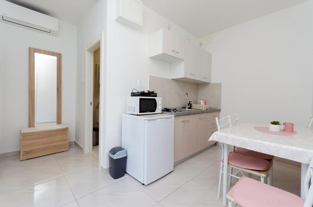 Apartment Zdenko โรวีน ภายนอก รูปภาพ