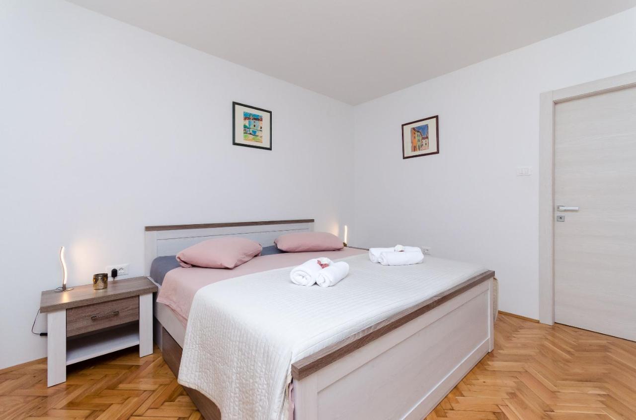 Apartment Zdenko โรวีน ภายนอก รูปภาพ
