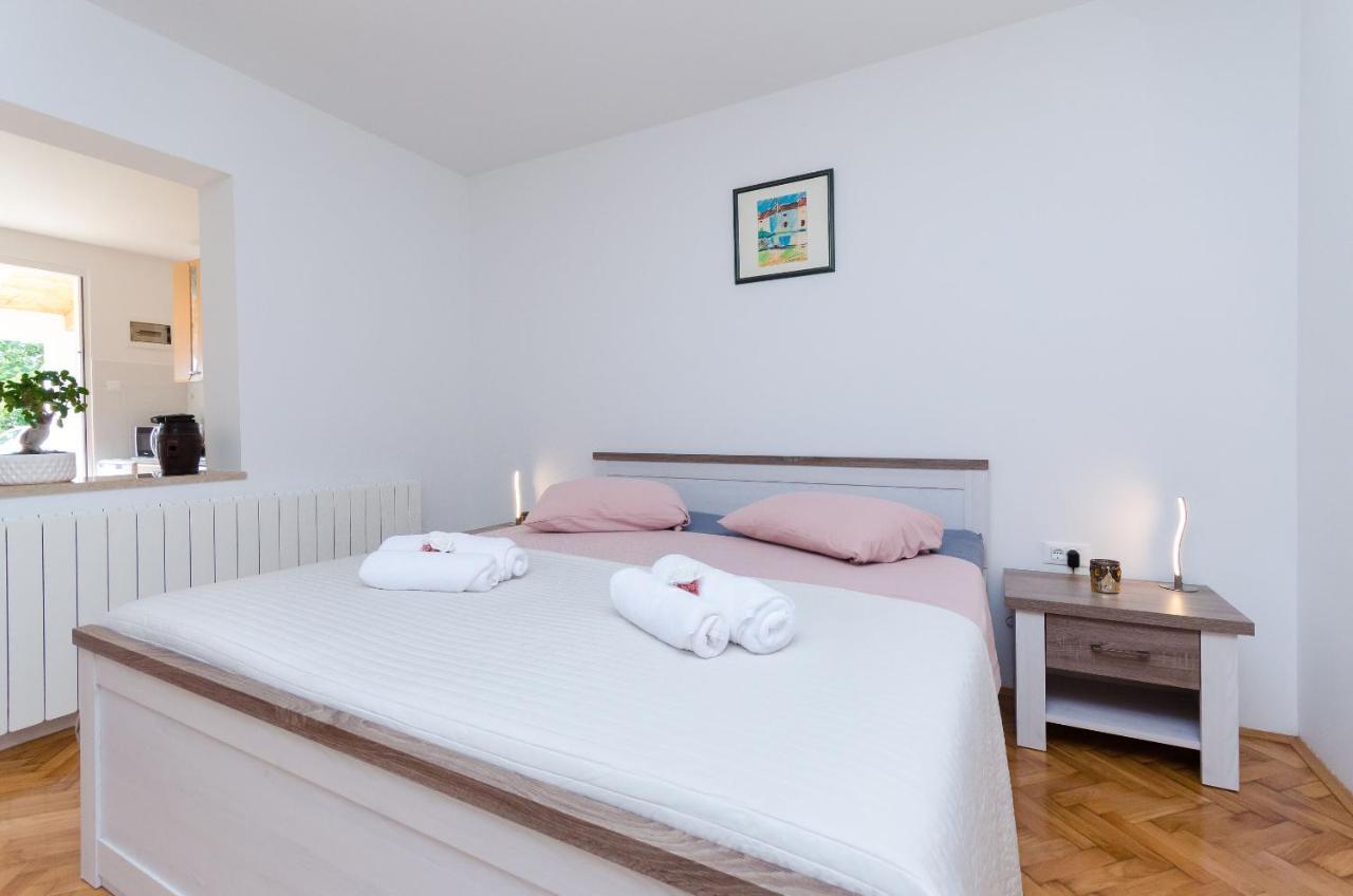 Apartment Zdenko โรวีน ภายนอก รูปภาพ
