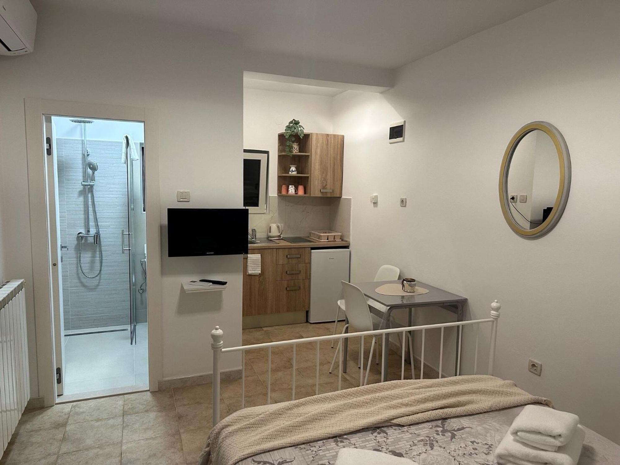 Apartment Zdenko โรวีน ภายนอก รูปภาพ